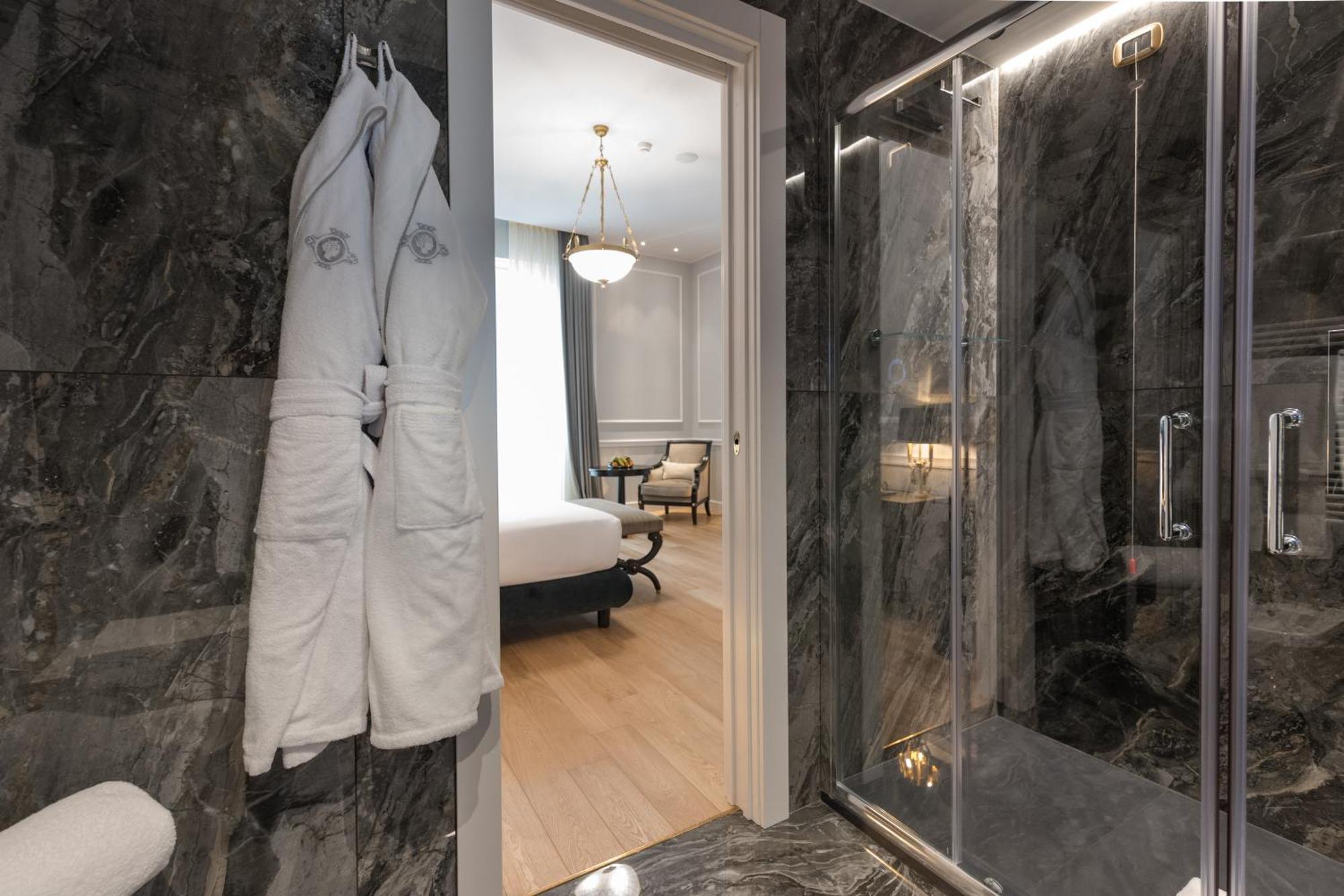 Grand Hotel Et Des Palmes Palermo Exterior photo Bathroom
