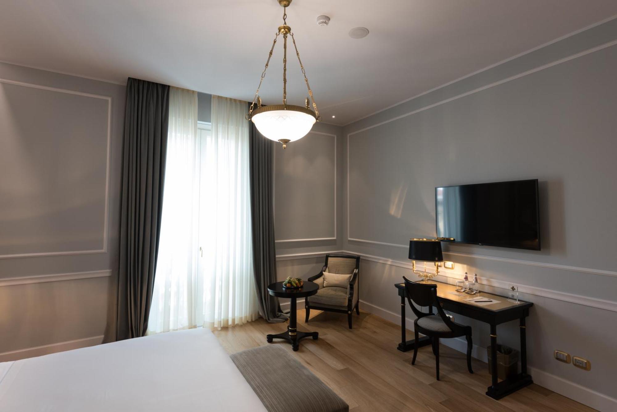 Grand Hotel Et Des Palmes Palermo Exterior photo A room at the hotel